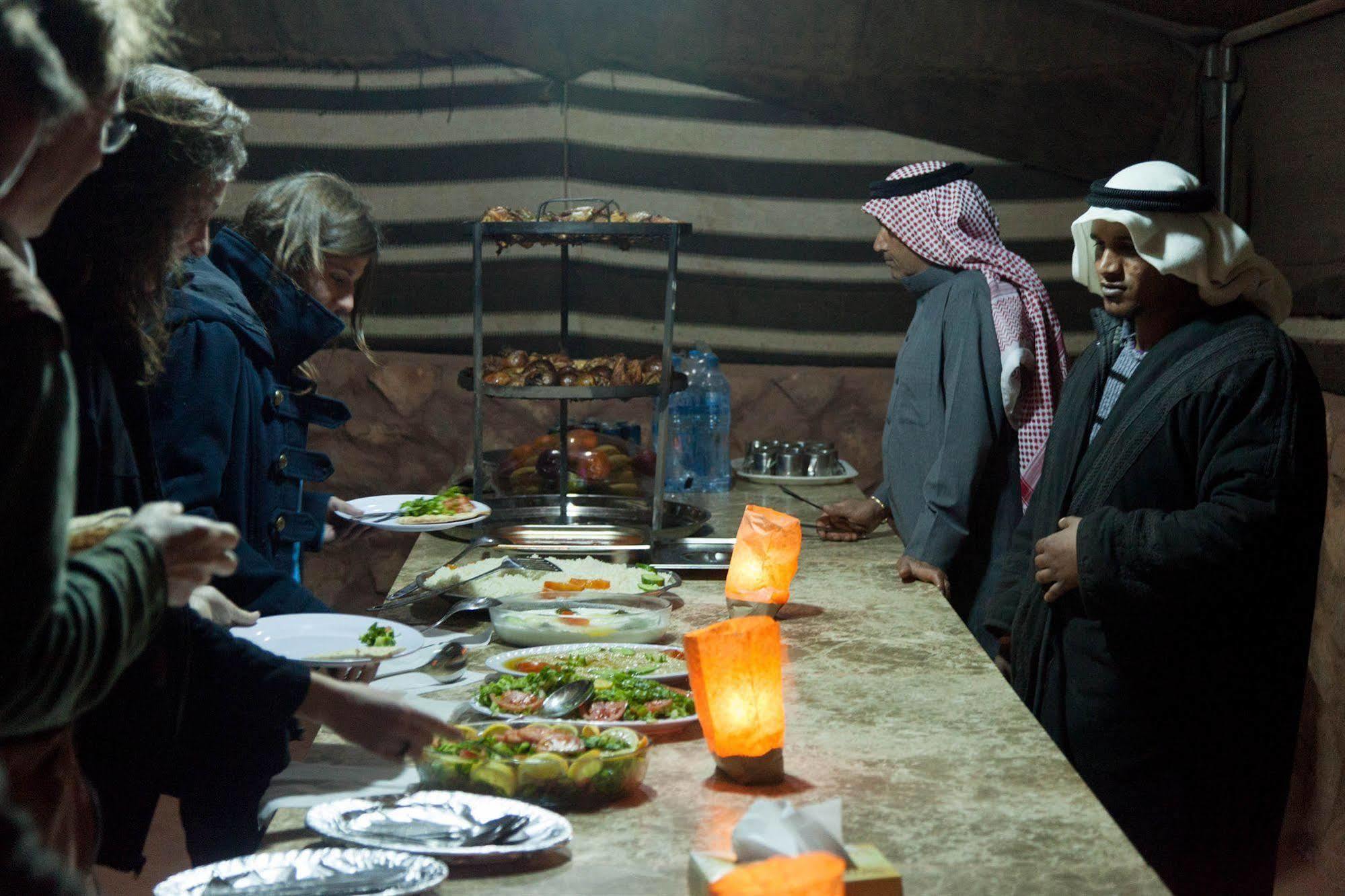 Wadi Rum Caravan Camp מראה חיצוני תמונה
