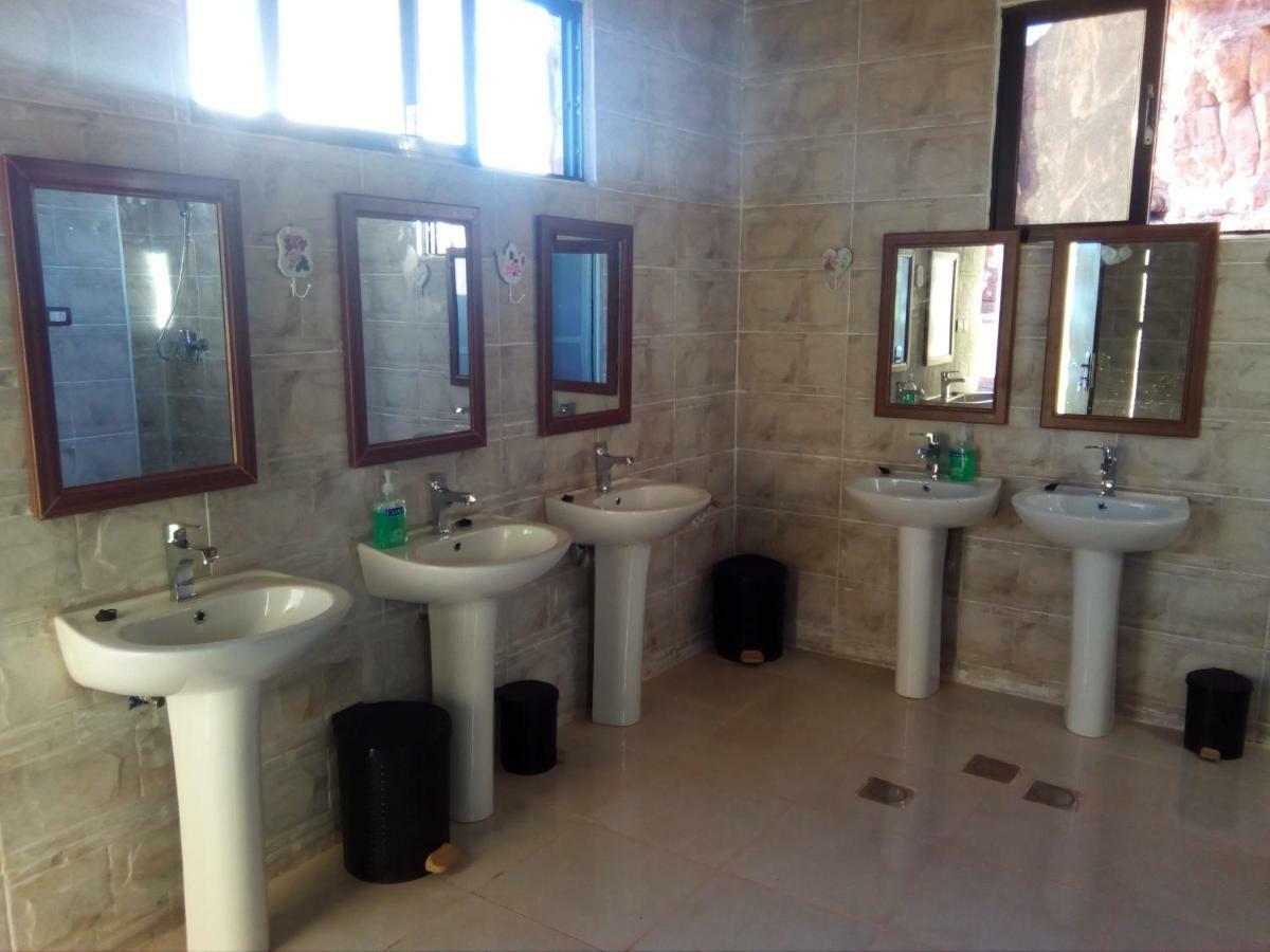 Wadi Rum Caravan Camp מראה חיצוני תמונה