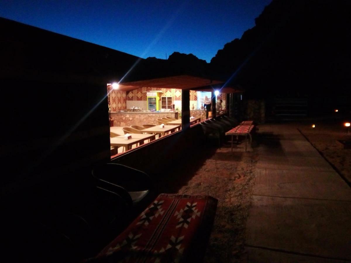 Wadi Rum Caravan Camp מראה חיצוני תמונה